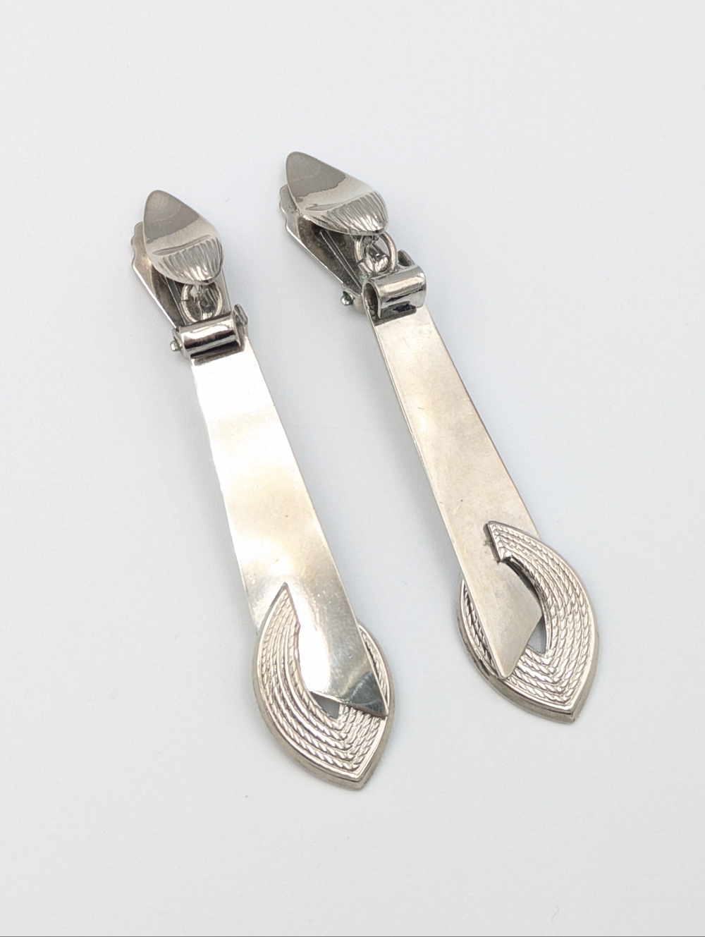 Vintage retro silver tone long dangle clip on earrings